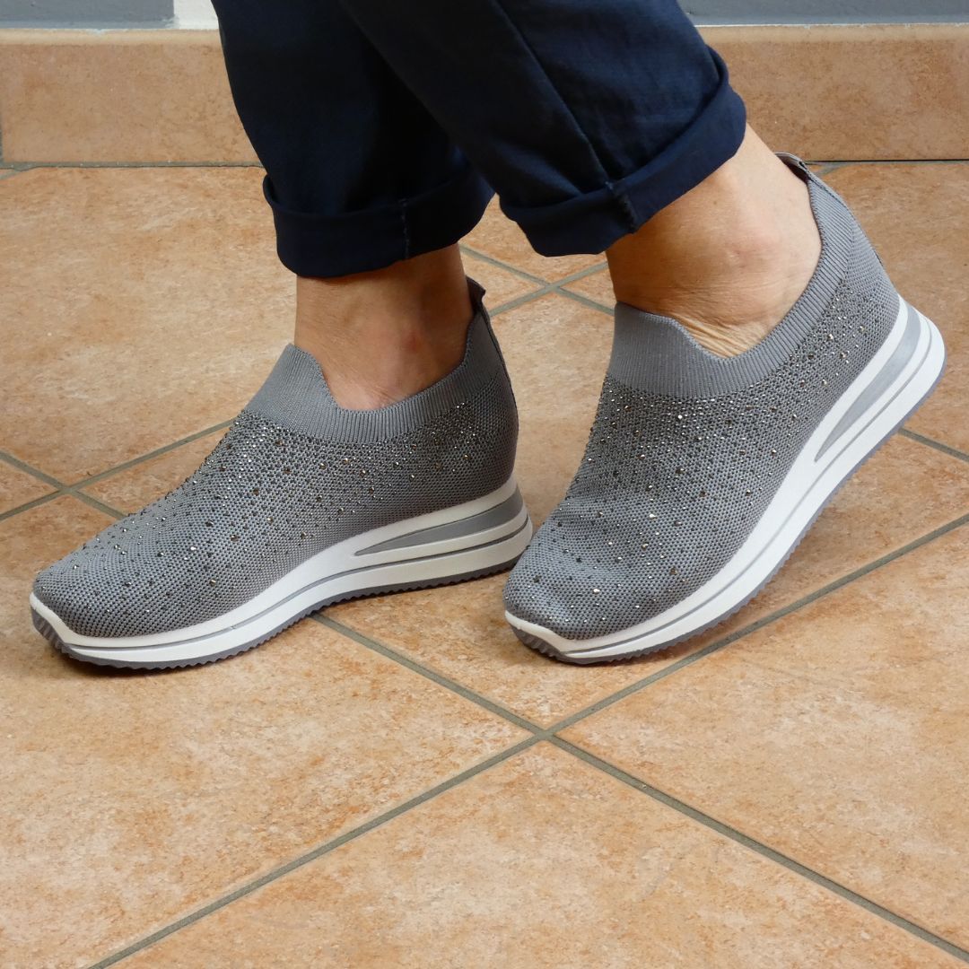Isabella™ | Glamorous Rhinestone-Studded Sneakers