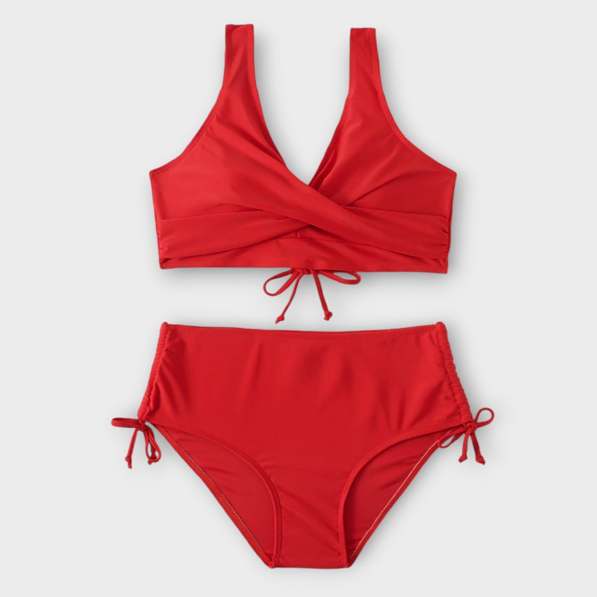 Elara - Chic Two-Piece Swimwear for Confidence