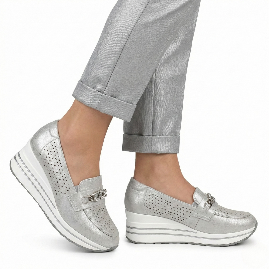 Isabelle™ | Luxurious Leather Moccasins for Everyday Elegance