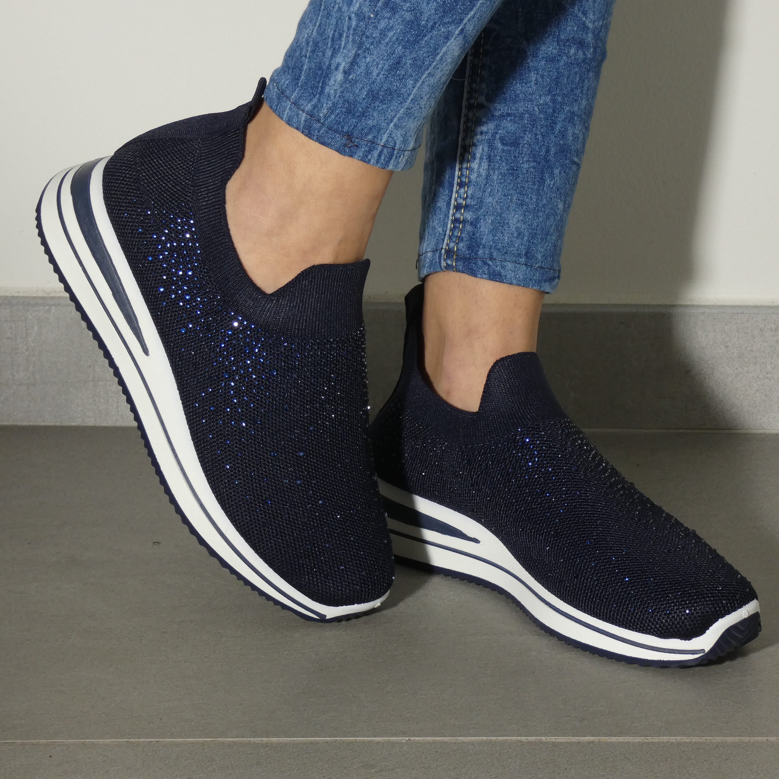 Isabella™ | Glamorous Rhinestone-Studded Sneakers