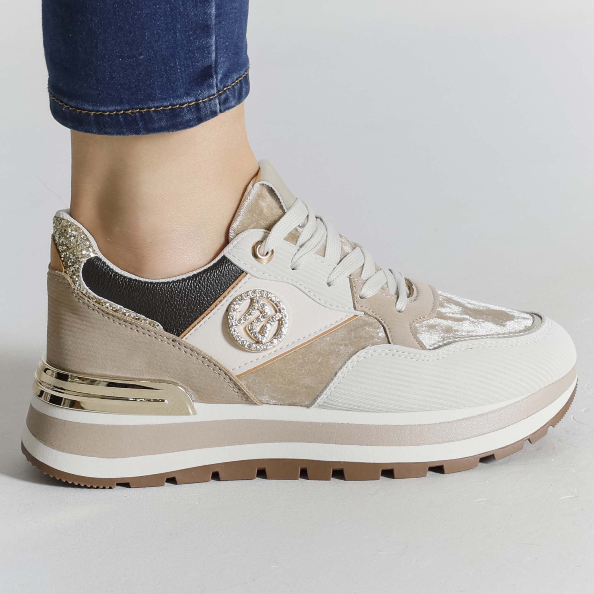 Isabella™ | Stylish Eco-Friendly Sneakers for Everyday Elegance