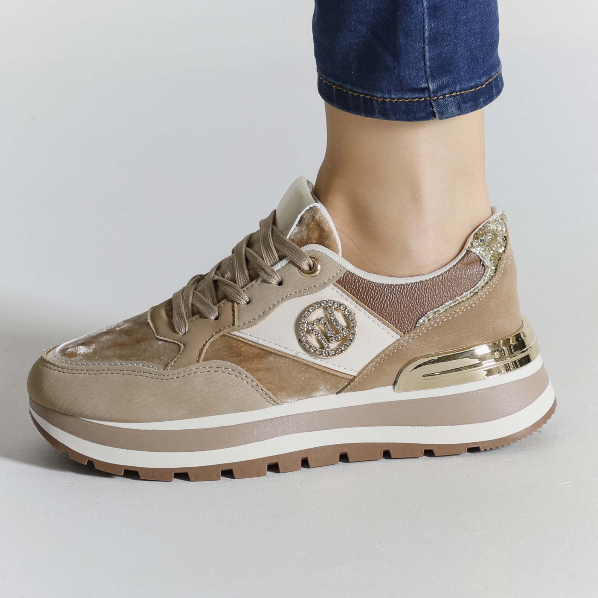 Isabella™ | Stylish Eco-Friendly Sneakers for Everyday Elegance