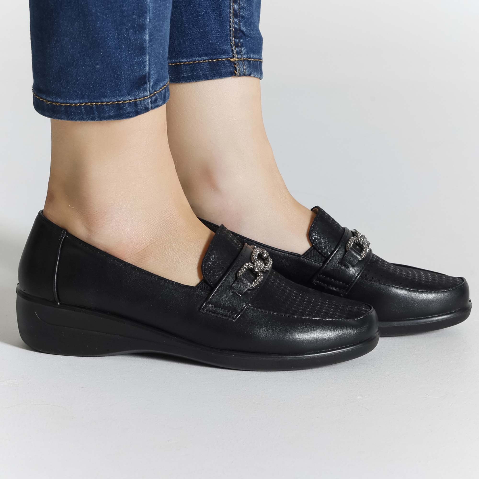 Giselle™ | Chic Leather Loafers for All-Day Comfort