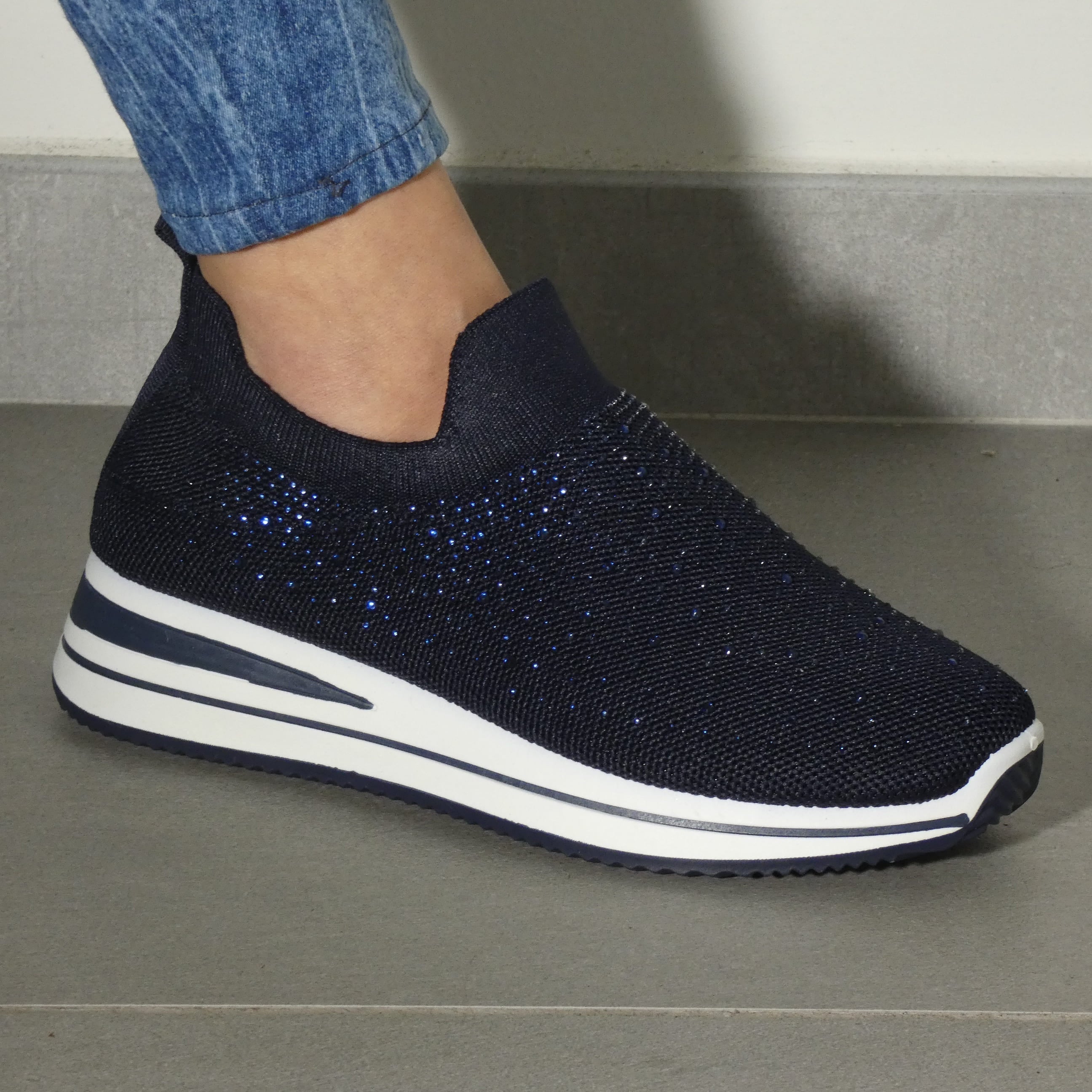 Isabella™ | Glamorous Rhinestone-Studded Sneakers