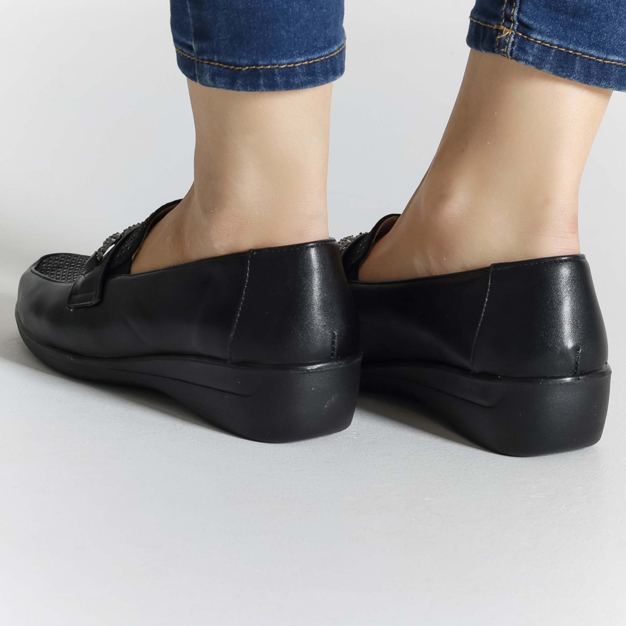Giselle™ | Chic Leather Loafers for All-Day Comfort